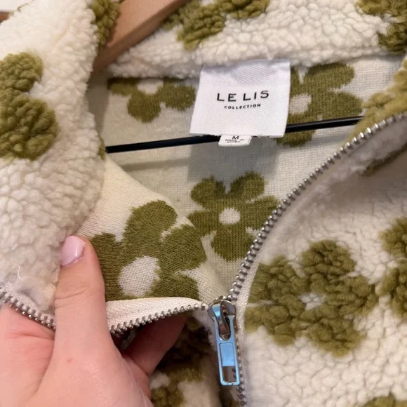 Le Lis White and Green Flower Sherpa Jacket Floral Size Medium - Picture 4 of 8